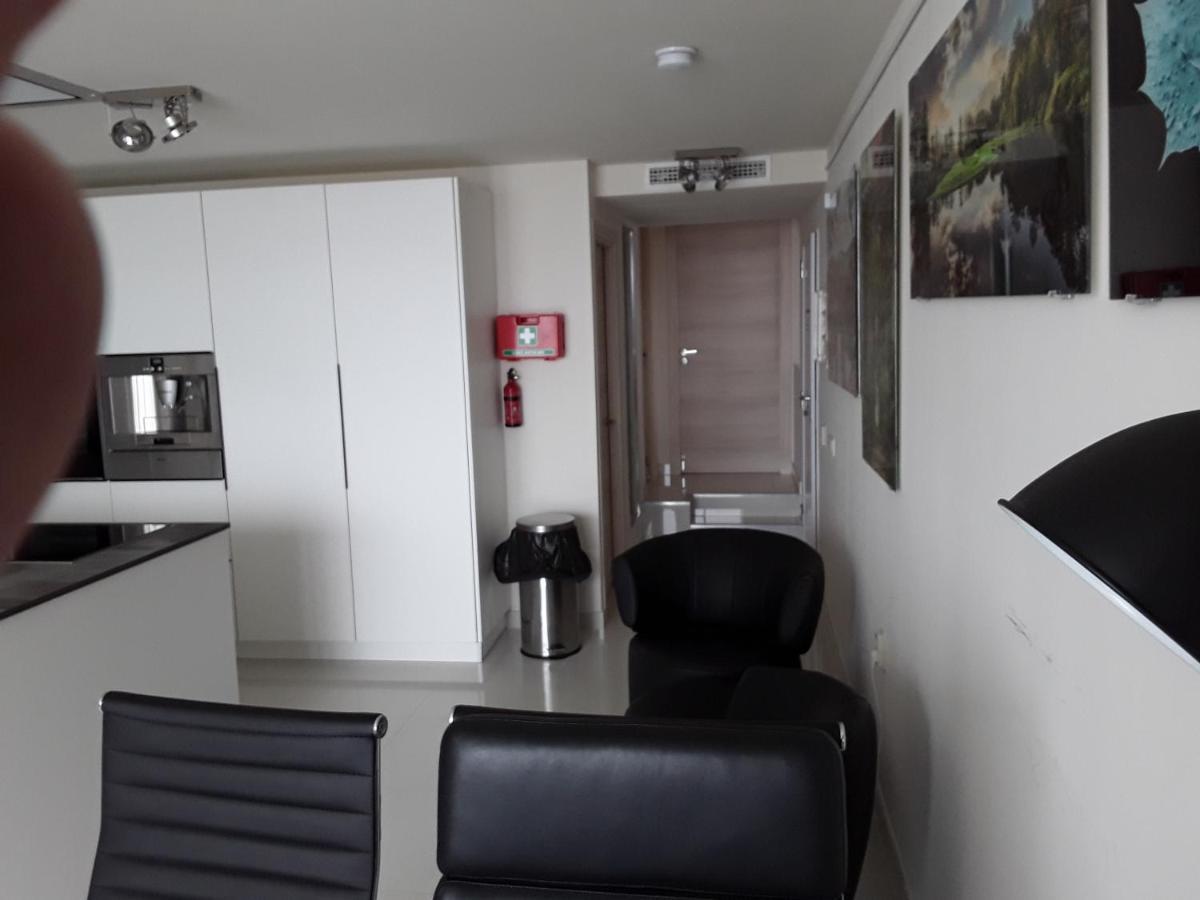 Ferienwohnung Front Port Line Sleeps 6 Marbella Exterior foto